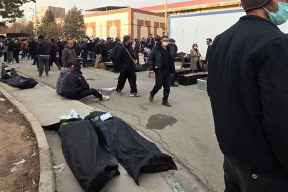 مخاطب: مقامها تلاش میکنند در گلستان خانواده جانباختگان را با کارت ۵ میلیونی تطمیع کنند