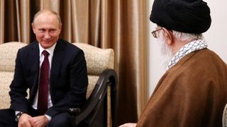 ۱۸ سال دیدار و نامهنگاری تهران و مسکو؛ عراقچی با نامه خامنهای برای پوتین راهی روسیه شد