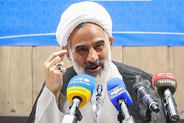 نماینده خامنهای در سپاه: بدترین بیماری برای مومنان بیدردی است