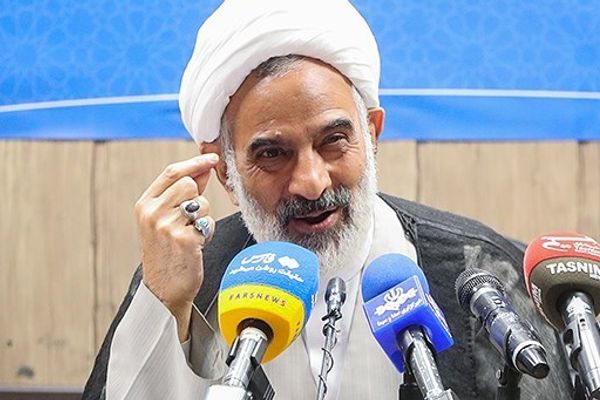 ممثل خامنئي بالحرس الثوري: العدو يسعى لتشويه ثقة الناس بالمرشد بعد فشله في الحرب