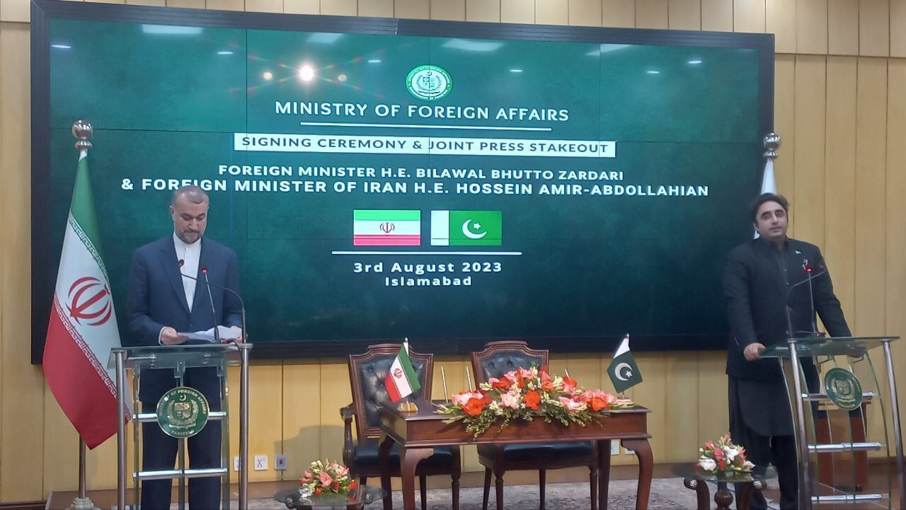 Iran's Foreign Minister Hossein Amir-Abdollahian (left) during a joint press conference with his Pakistani counterpart Bilawal Bhutto Zardari in islamabad on August 3, 2023   