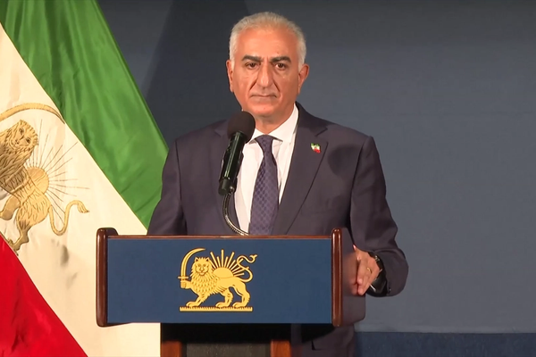 شاهزاده رضا پهلوی: جمهوری اسلامی در یک قدمی سقوط است