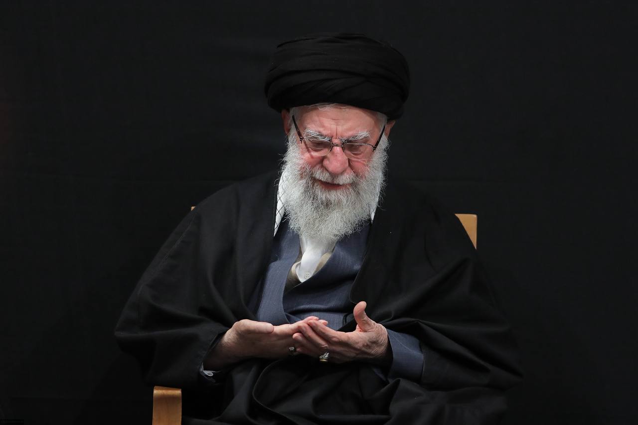 تایمز: علی خامنه‌ای در صورت تشدید ناآرامی‌ها در ایران قصد فرار به مسکو را دارد