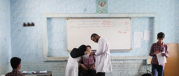 پایش سلامت دهان و دندان دانش آموزان