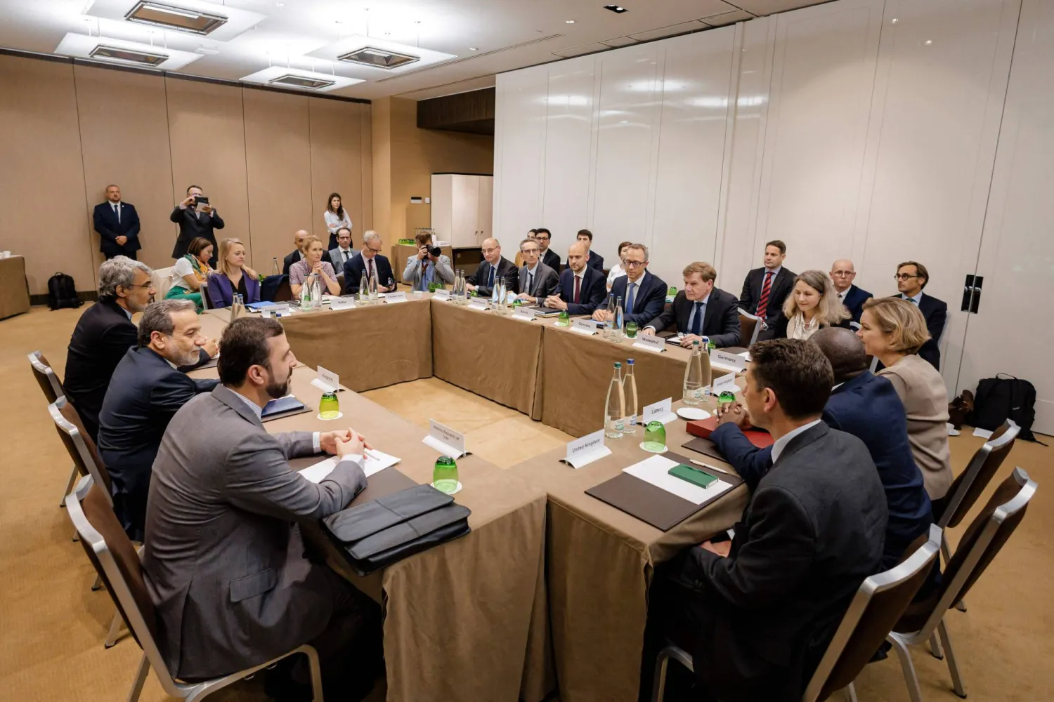 بعد مؤشرات على فشل مفاوضات جنيف.. عودة الخيار العسكري ضد طهران بقوة