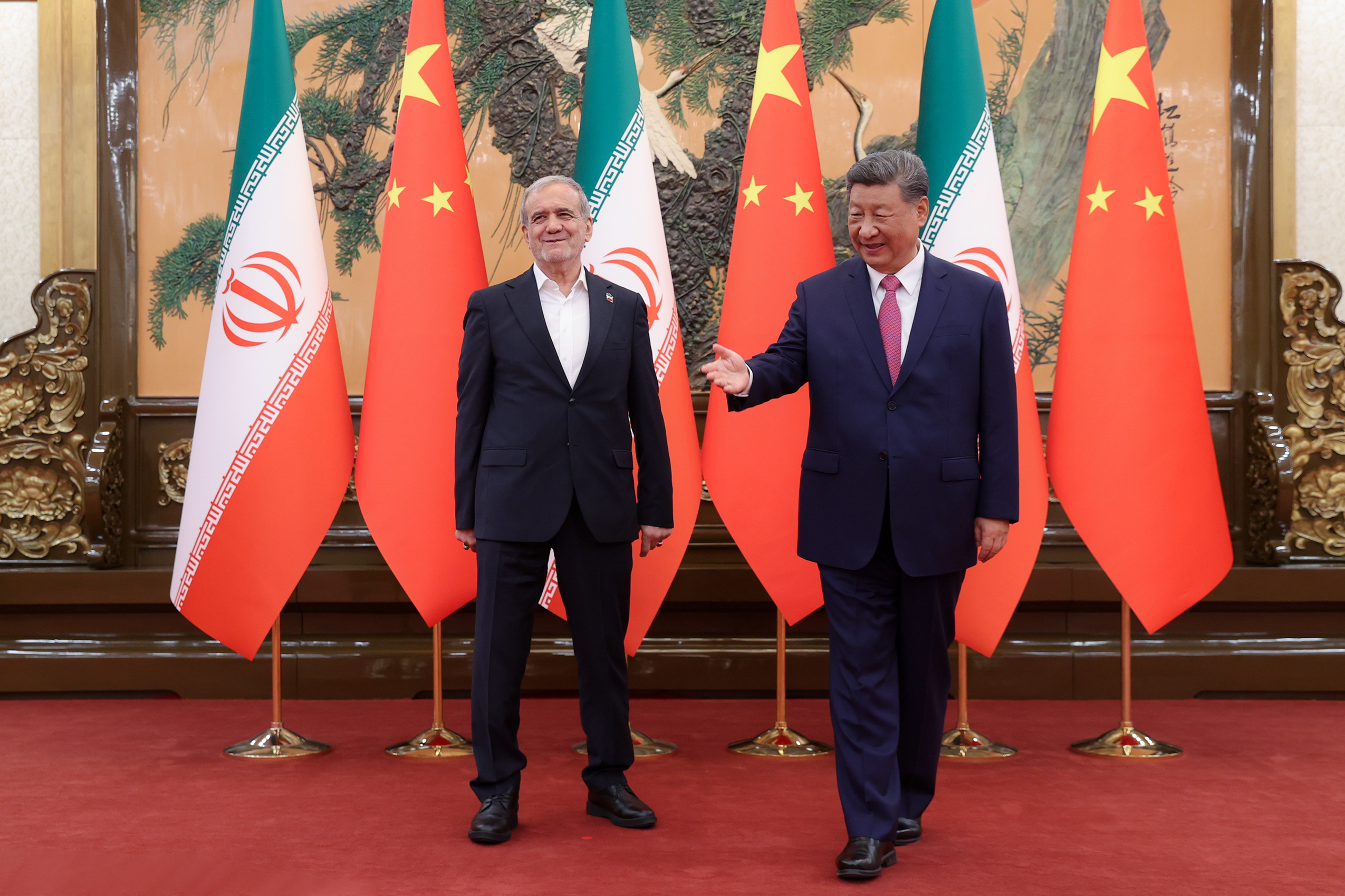 عباس عراقجي: زيارة بزشکیان إلى الصين ستكون مهمة للغاية في تاريخنا