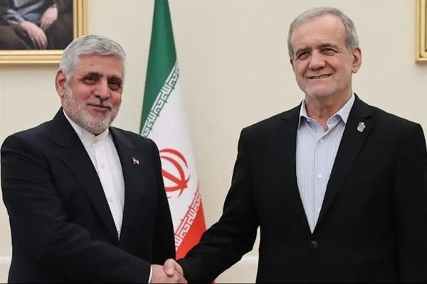 با وجود اخراج، سفیر جمهوری اسلامی با اتکا به رییس پارلمان لبنان، این کشور را ترک نمیکند