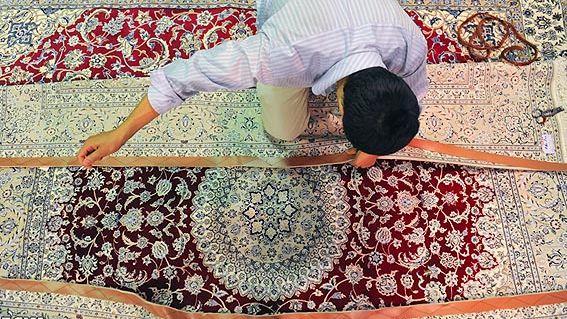 اتحادیه تعاونیهای فرش دستباف: بزرگترین طراحان فرش دستباف ایران در حال رفتن به ترکیه هستند