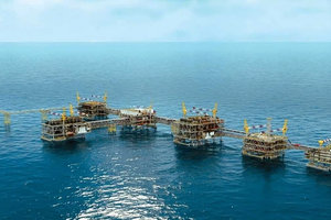 Saudi Aramco hires US firm to upgrade shared oil field as Iran lags behind