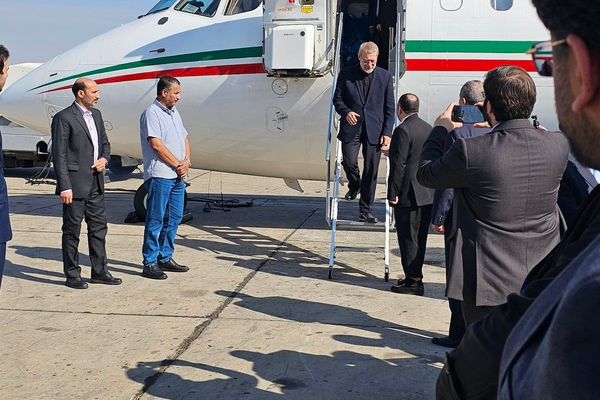 سياسيون لبنانيون يصفون زيارة لاريجاني إلى بيروت بـ "الوقاحة"