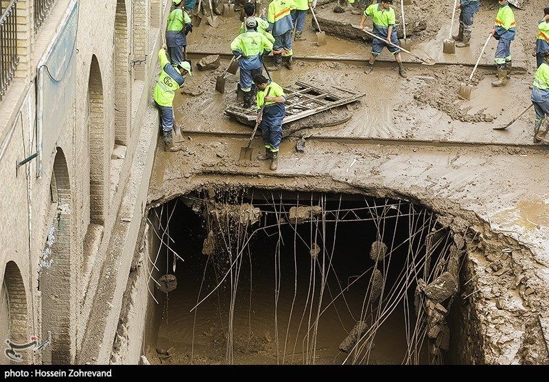 وقوع سیل در منطقه رودبار قصران-فشم؛ آمار تایید نشده از کشته‌ها و مصدومان