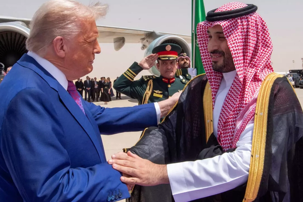 ترامب من الرياض: سأرفع العقوبات الأميركية عن سوريا