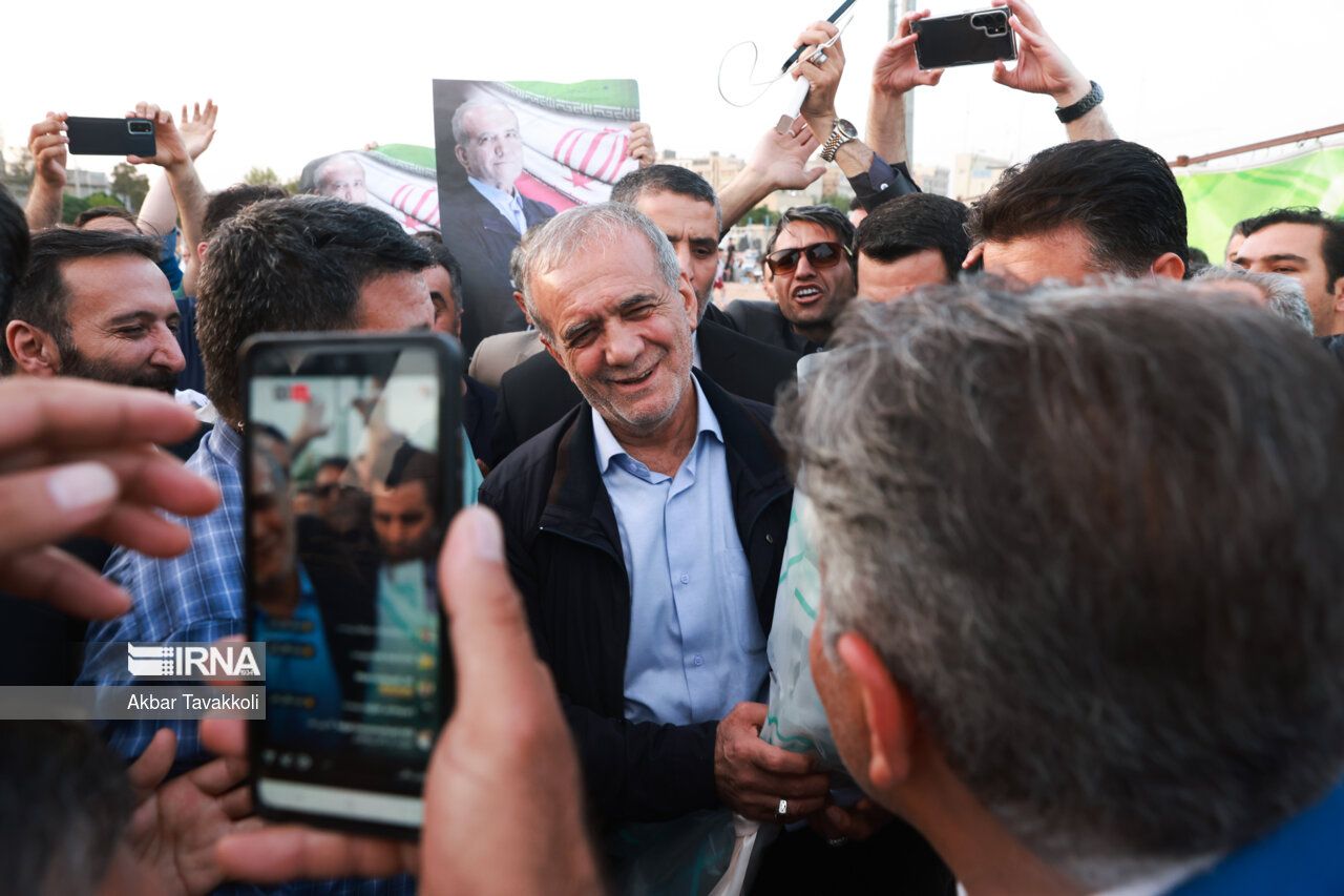 Presidential candidate Masoud Pezeshkian during a campaign event in Tehran (June 2024)