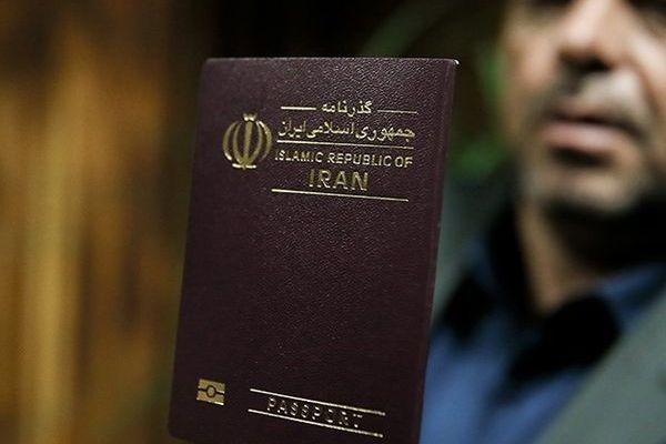 جواز السفر الإيراني يتقدم 10 درجات.. ومعاناة الإيرانيين في الحصول على التأشيرات مستمرة
