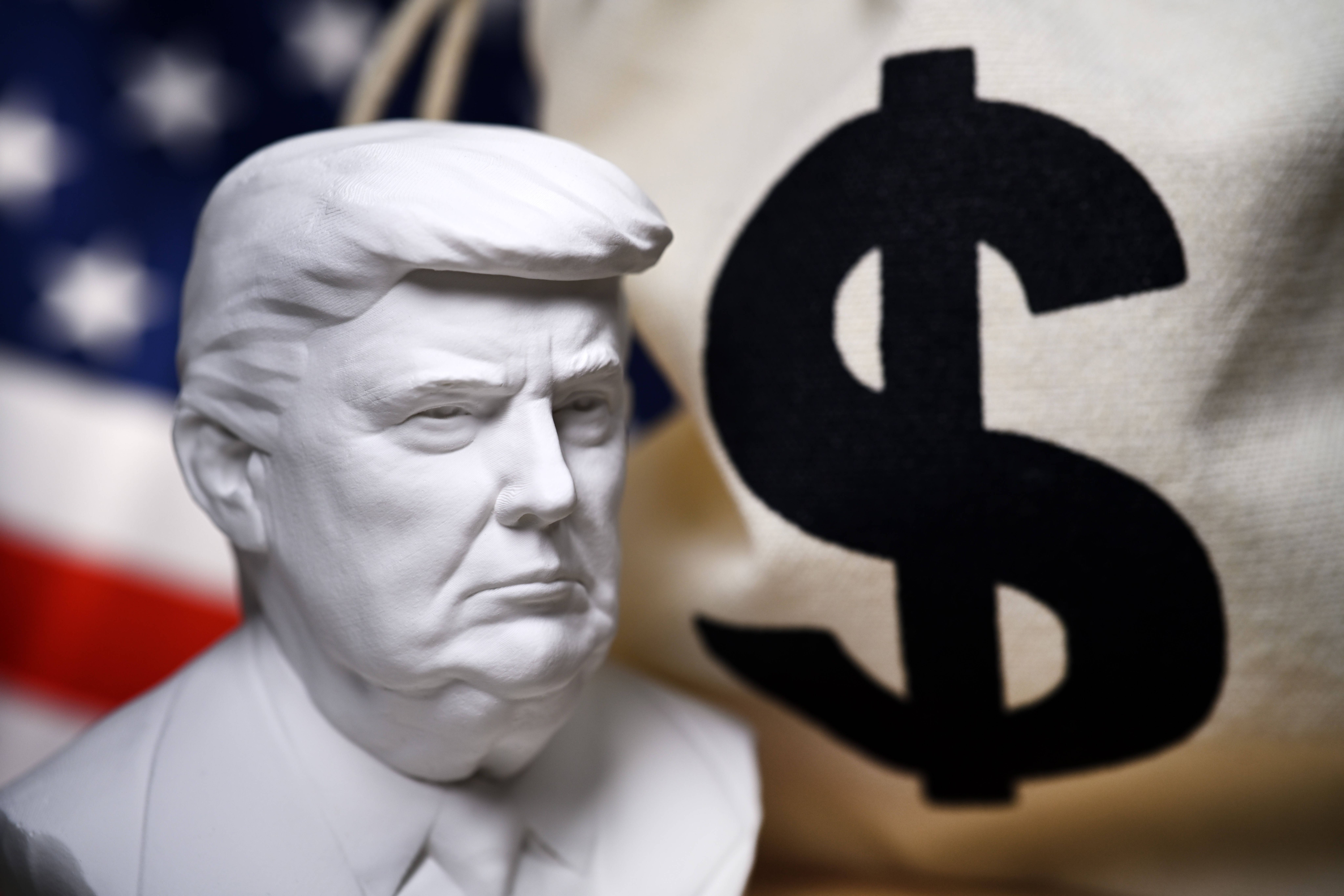 «دلار ترامپ» چیست و چه قدر سود داشته است؟