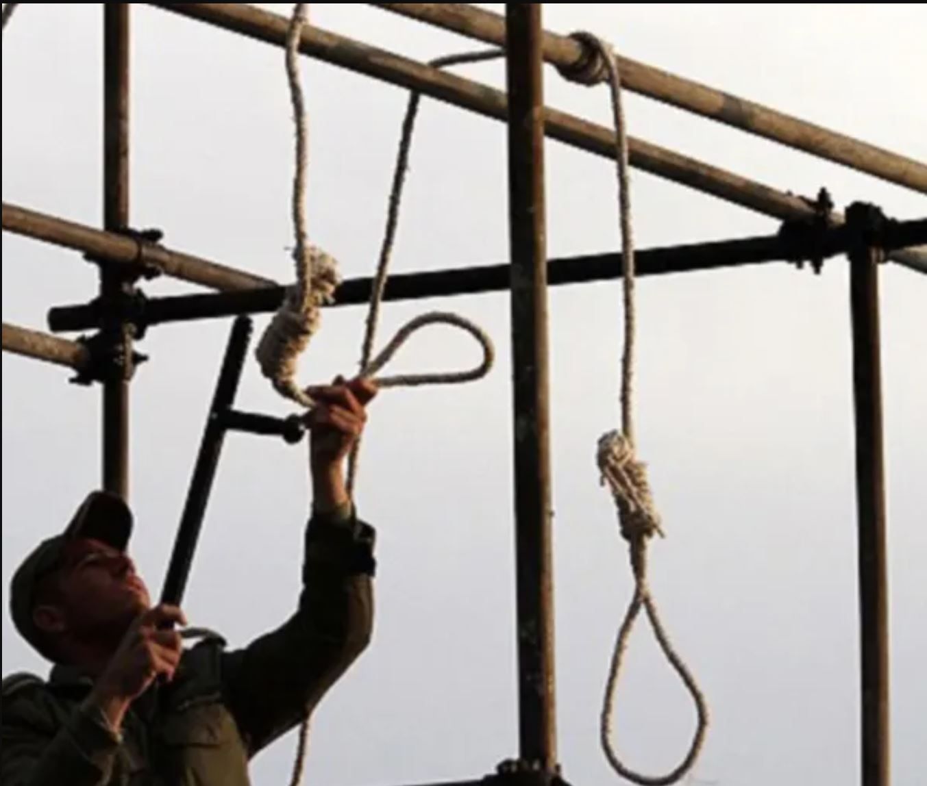 Iran Hangs 12 Baluchi Prisoners In One Day  