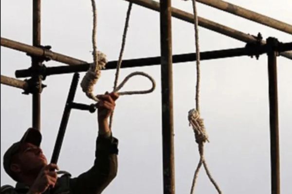 Iran Hangs 12 Baluchi Prisoners In One Day