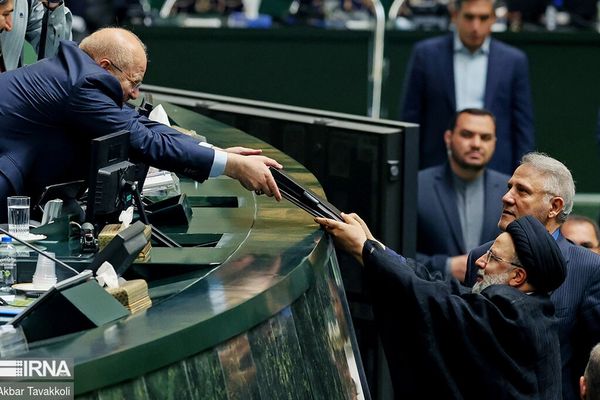 Iran Extends An Outdated Development Plan Instead Of A New One