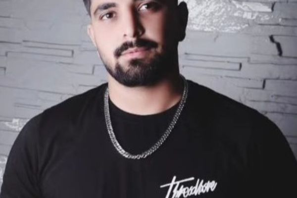 حامد رسولخانی در مراسم خسرو علیکردی بازداشت و به زندان وکیلآباد منتقل شد