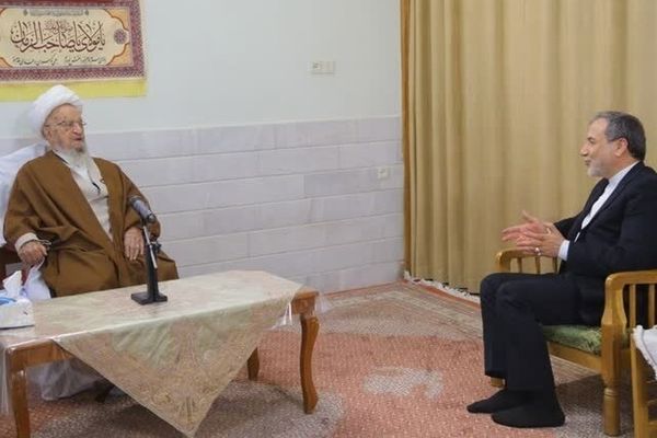 Foreign minister seeks blessing of senior clerics for Western outreach