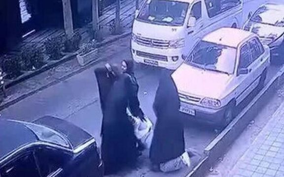 حجاب اجباری به مثابه مقابله با توسعه پایدار و حفظ وضع موجود