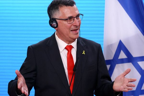 وزير الخارجية الإسرائيلي: طهران عازمة تمامًا على استكمال برنامجها للأسلحة النووية