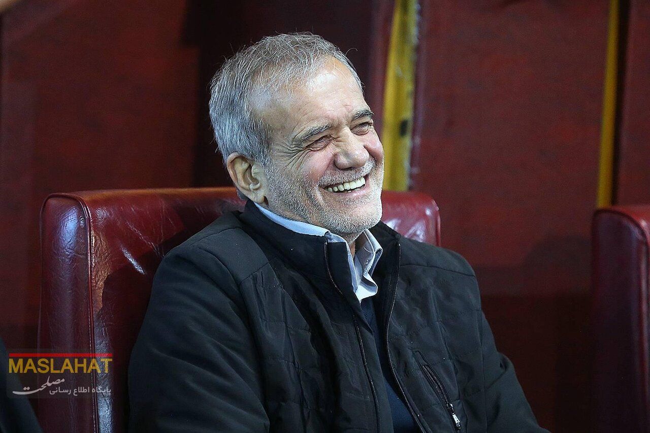 Faced with economic woes and political rivals, Pezeshkian turns to poetry 