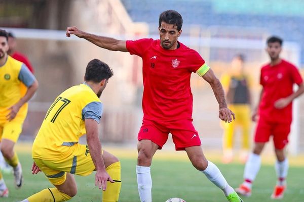 با ثبت نکردن قرارداد کاپیتان؛ پرسپولیس نام وحید امیری را از لیست خارج کرد