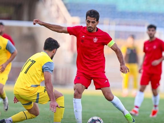 با ثبت نکردن قرارداد کاپیتان؛ پرسپولیس نام وحید امیری را از لیست خارج کرد