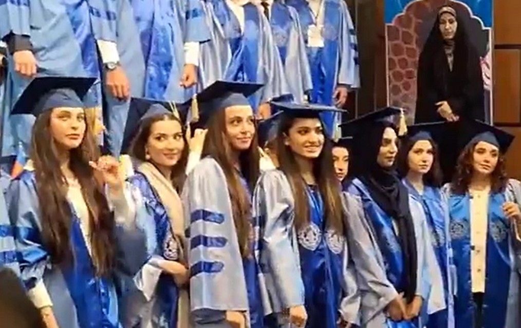 رییس پردیس کیش دانشگاه شریف با پخش تصویر بی حجاب اجباری دانشجوها استعفا کرد