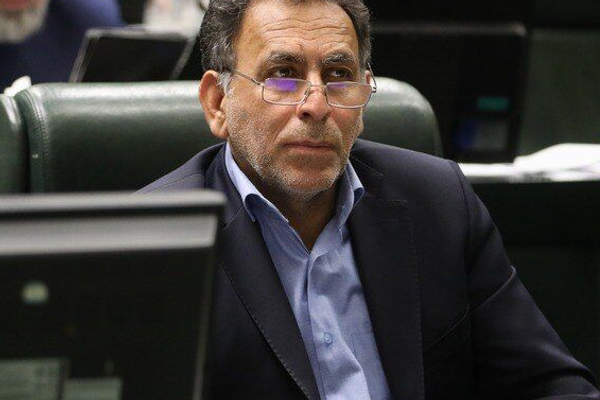 برلماني إيراني يحذر من هجوم محتمل من قبل العدو على المنشآت النفطية في البلاد