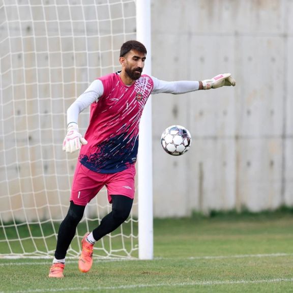 مدیرعامل تراکتور درخواست بیرانوند برای پیوستن به استقلال را تکذیب کرد