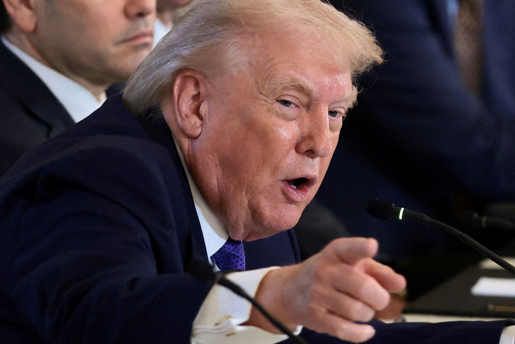 ترامپ خواهان پایان حکومت علی خامنه‌ای، دیکتاتور تهران، شد