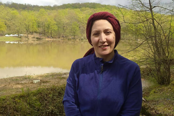 نقابات عمالية في فرنسا تطالب بالإلغاء الفوري لحكم إعدام الناشطة الإيرانية شریفة محمدي