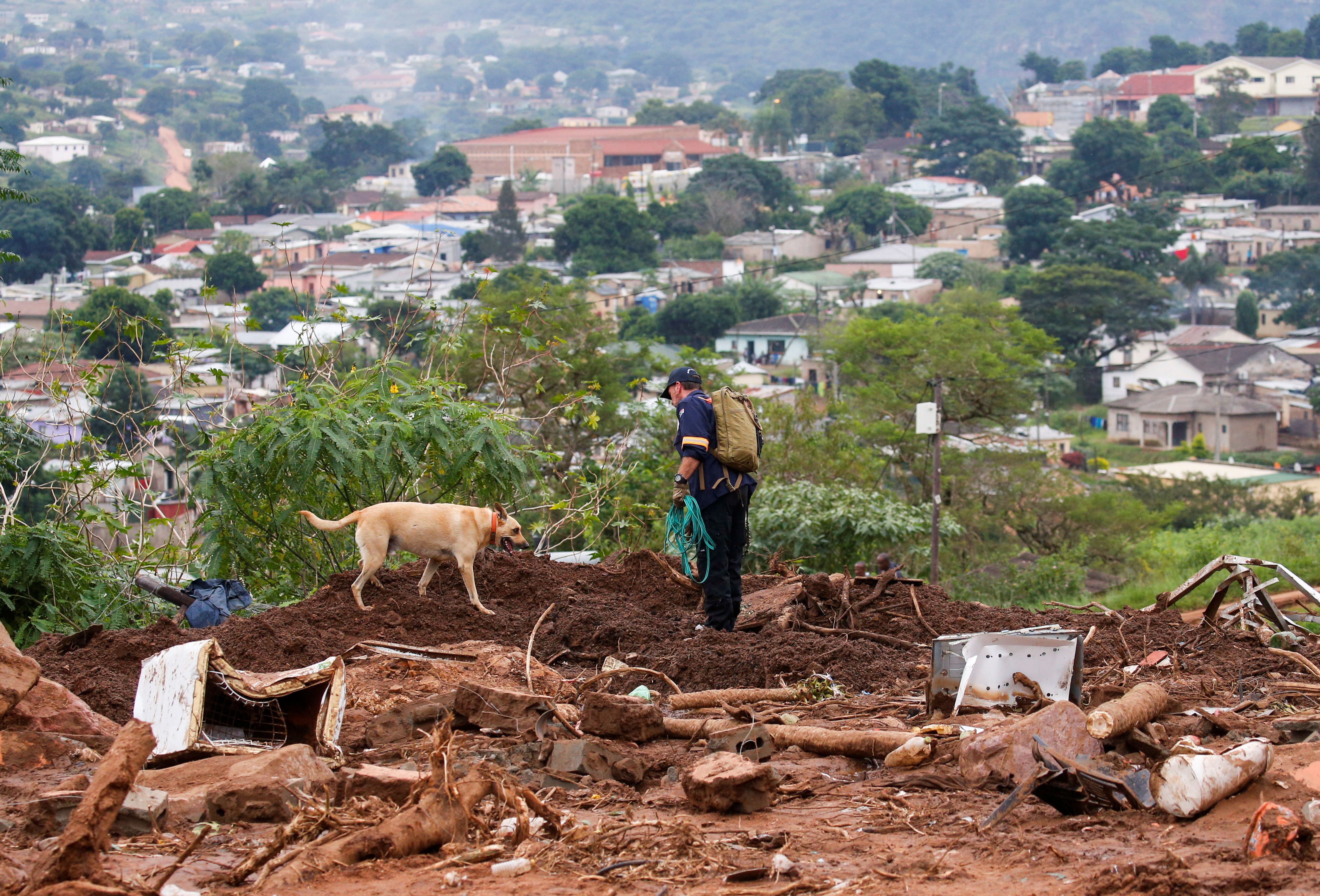 شمار قربانیان سیل سواحل شرقی آفریقای جنوبی به ۴۴۳ نفر رسید