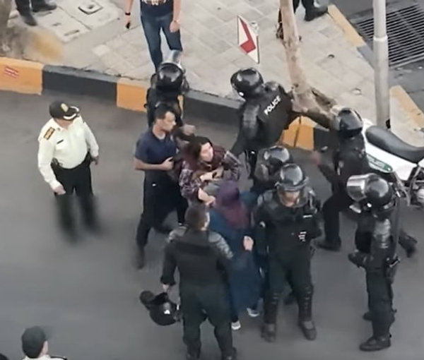 شورای هماهنگی تشکل‌های صنفی فرهنگیان به حکومت: پیش از آنکه دیر شود معترضان را آزاد کنید