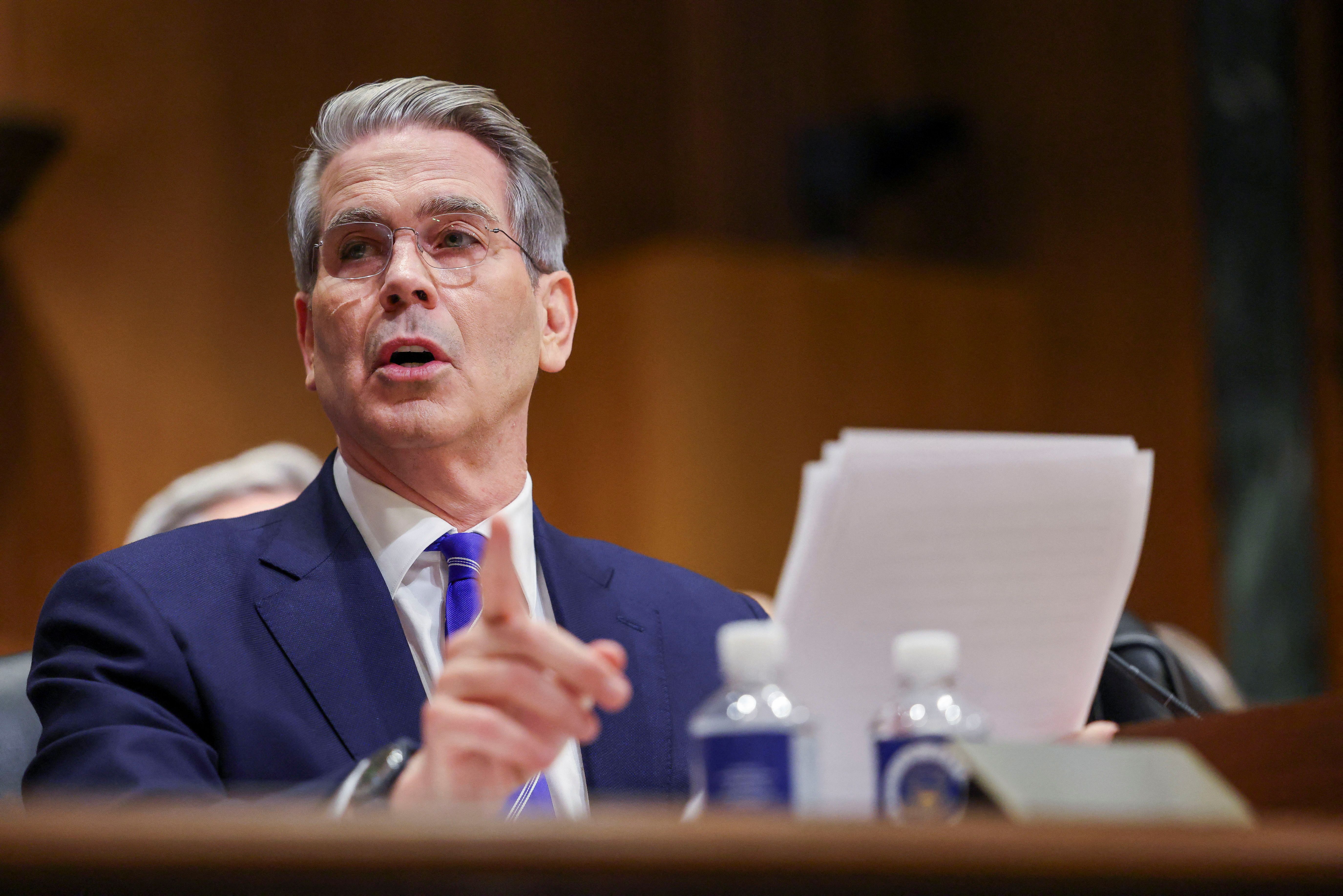 وزیر خزانه‌داری آمریکا با بانک‌های جهانی درباره تحریم‌های نفتی ایران گفت‌وگو کرد