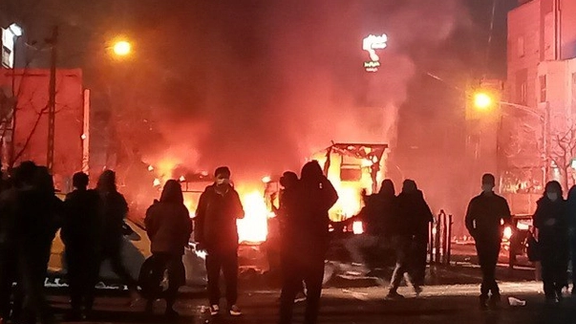 یک عضو کادر درمان: حکومت در اعتراضات اجازه نمیداد مجروحان را پذیرش کنیم