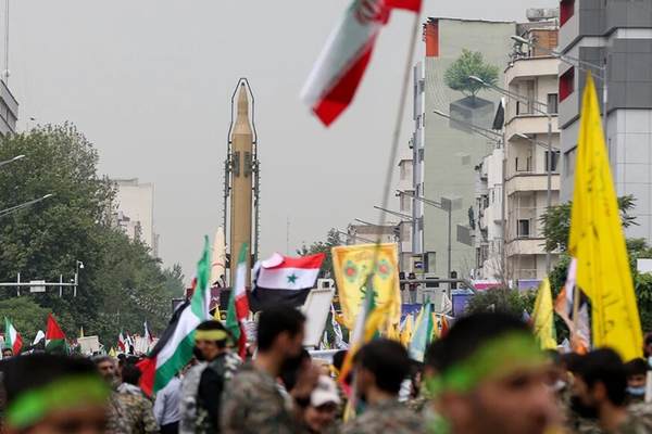 پت فالون، قانونگذار جمهوریخواه: با فشارهای ترامپ، پولی برای صندوق جنگ حکومت ایران نماند