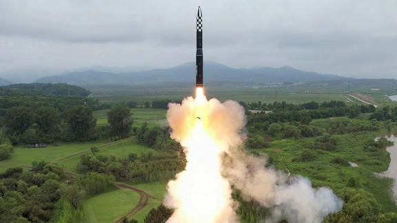 رسانههای کره شمالی موشک هواسانگ-۱۸ این کشور را محور نیروی تهاجم هستهای آن خواندند