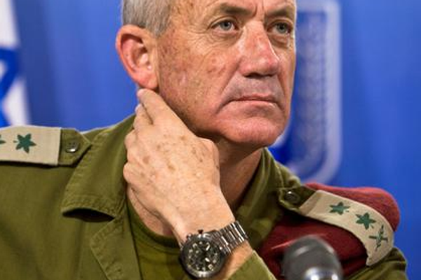 بيني غانتس يدعو خامنئي للخروج من مخبئه ليرى حجم الهزيمة