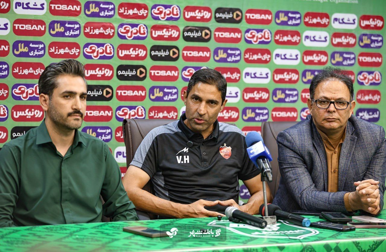 وحید هاشمیان: هیچ‌گونه اولتیماتومی از مدیران پرسپولیس نگرفته‌ام