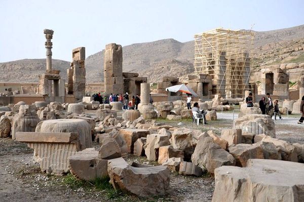 الهبوط الأرضي يهدد المباني التاريخية في إيران..ووزير التراث الثقافي: "الوضع مقلق للغاية"