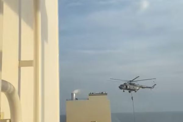 Iran’s FM: Crew of Seized Israel-Linked Vessel Released