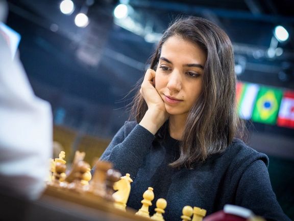 سارا خادمالشریعه به اسپانیا مهاجرت کرد؟