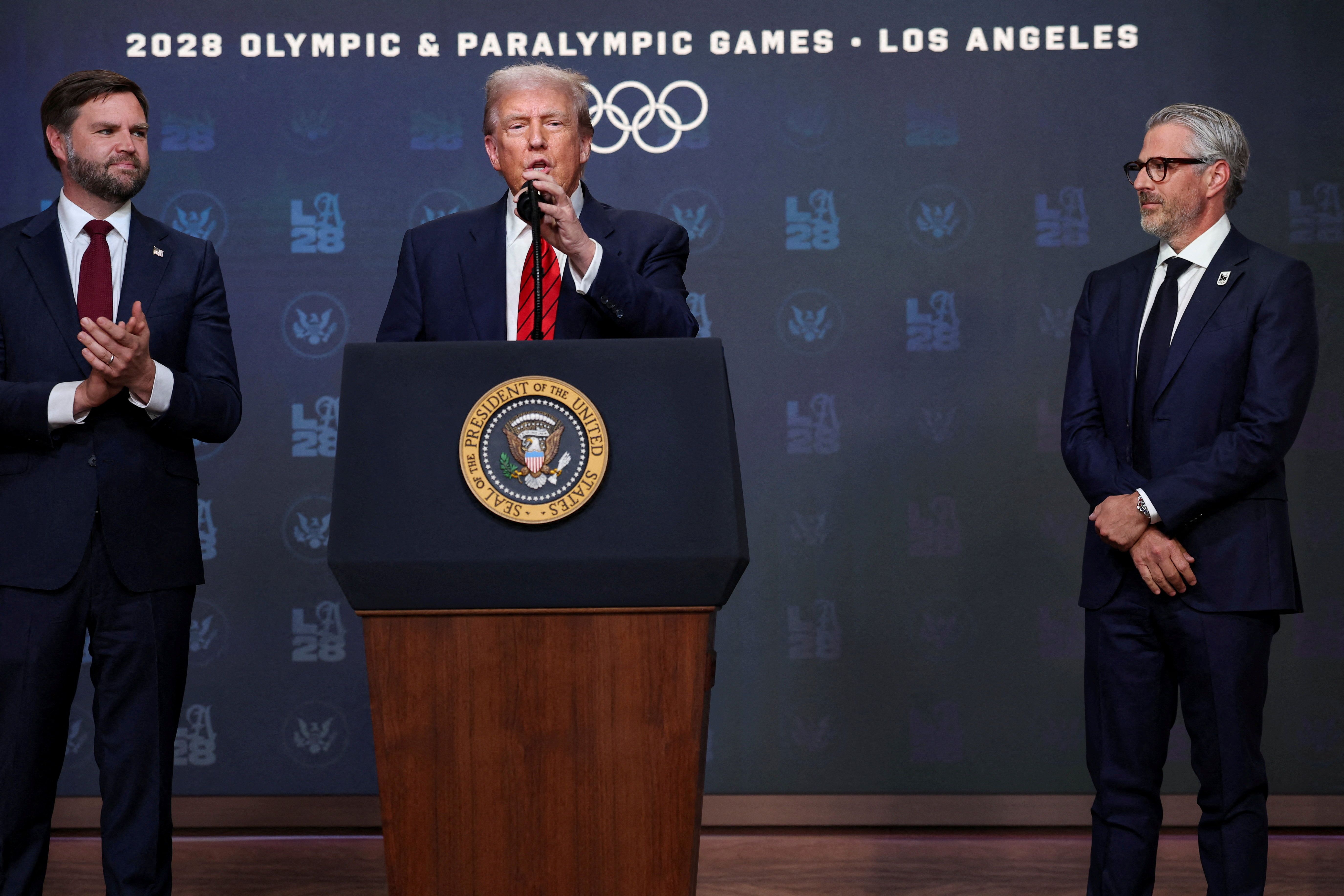 ترامپ: جی‌دی ونس محتمل‌ترین گزینه جمهوری‌خواهان برای انتخابات ۲۰۲۸ است