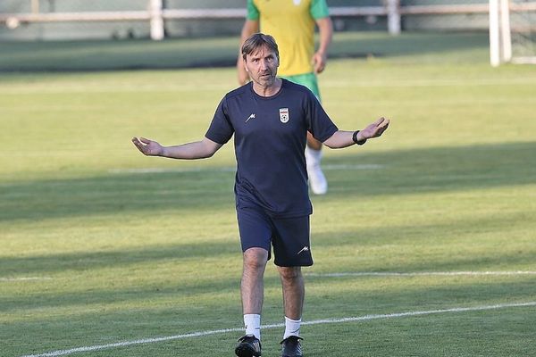 احتمال حمله آمریکا؛ آنتونیو مانیکونه، دستیار قلعهنویی از تیم ملی جدا شد