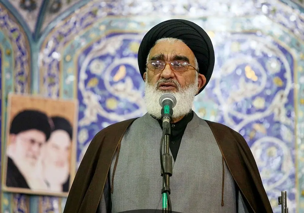 ممثل خامنئي في قم: نواجه حربًا إعلامية عدائية تستهدف "الحجاب والعفاف"  