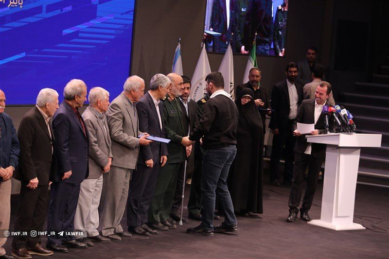 سلامی به یزدانی در ضیافت علی دبیر: نگران نباش، تیلور را شکست می‌دهی چون مسلمانی