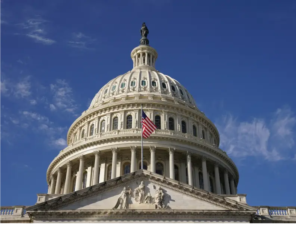 أعضاء بمجلس الشيوخ يطالبون بايدن بتكثيف تطبيق العقوبات النفطية على إيران "فورا"